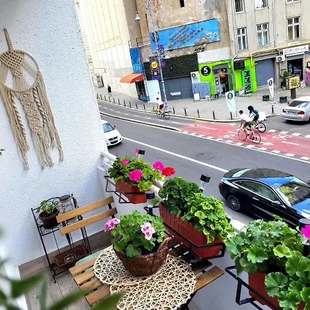 Traditional Romanian Apartment Bukarest