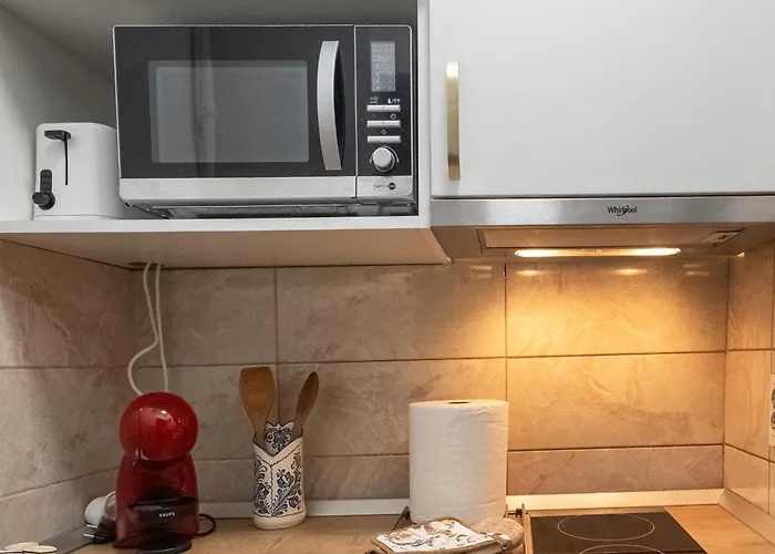 Traditional Romanian * Bukurešť